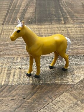 vintage 1988 Funrise Palomino toy horse figure